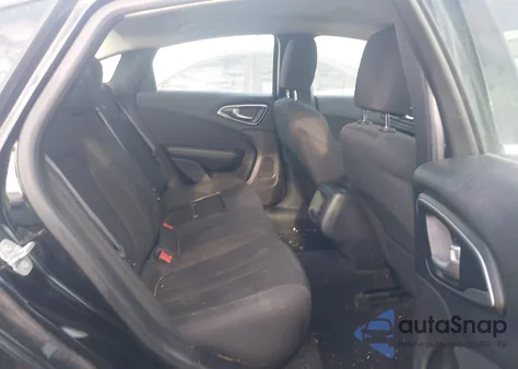 2015 Chrysler 200 Limited z USA, uszkodzony, nr VIN 1C3CCCAB1FN733373